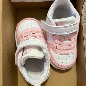 Toddler Nike sneakers